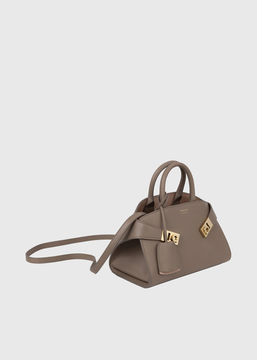 Ferragamo Bolso Hug Soft FRG-215975