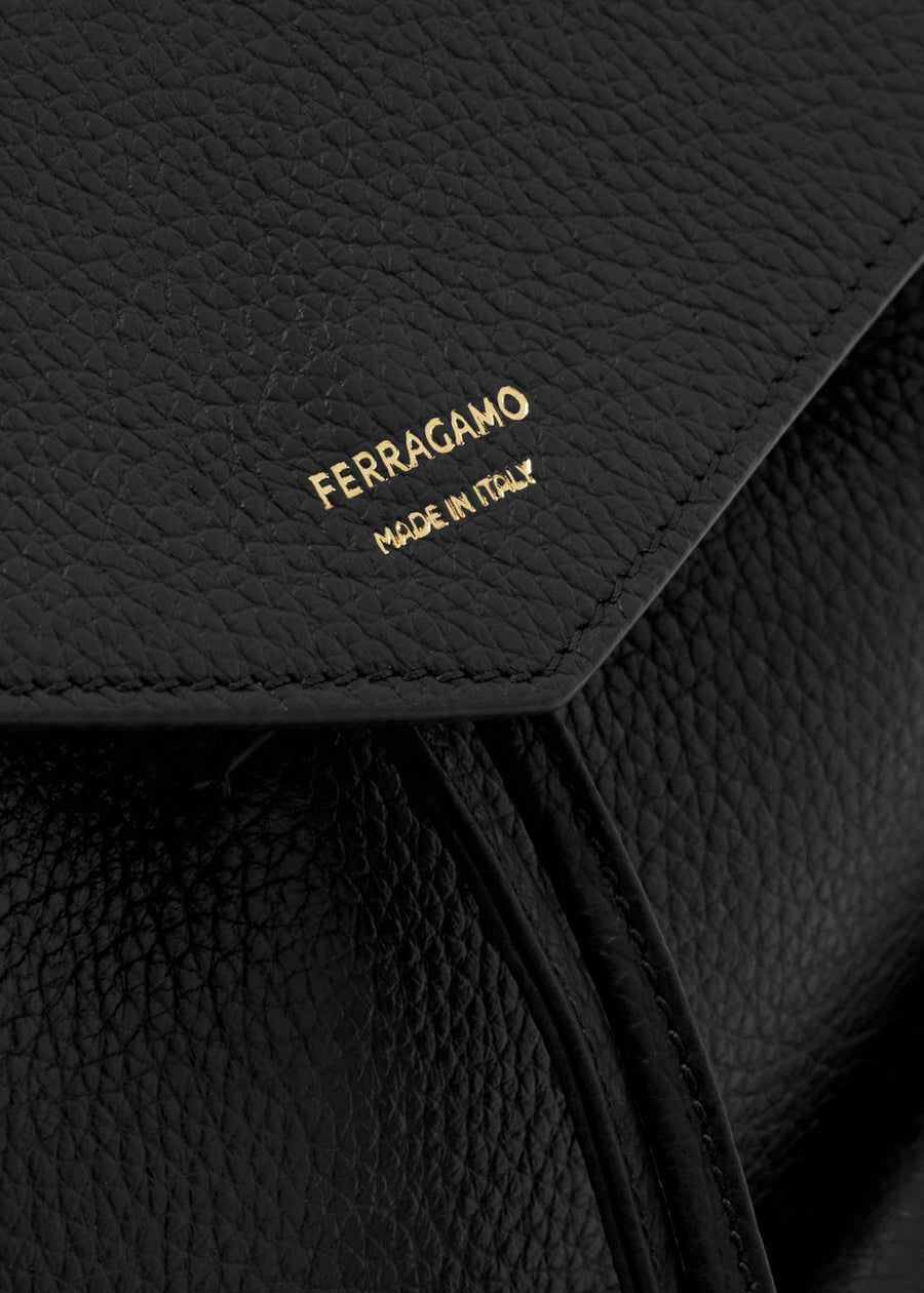 Ferragamo Minimochila multipocket FRG-220941