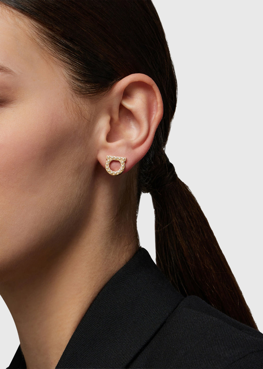 Ferragamo Aretes de Gancini con perlas FRG-760125