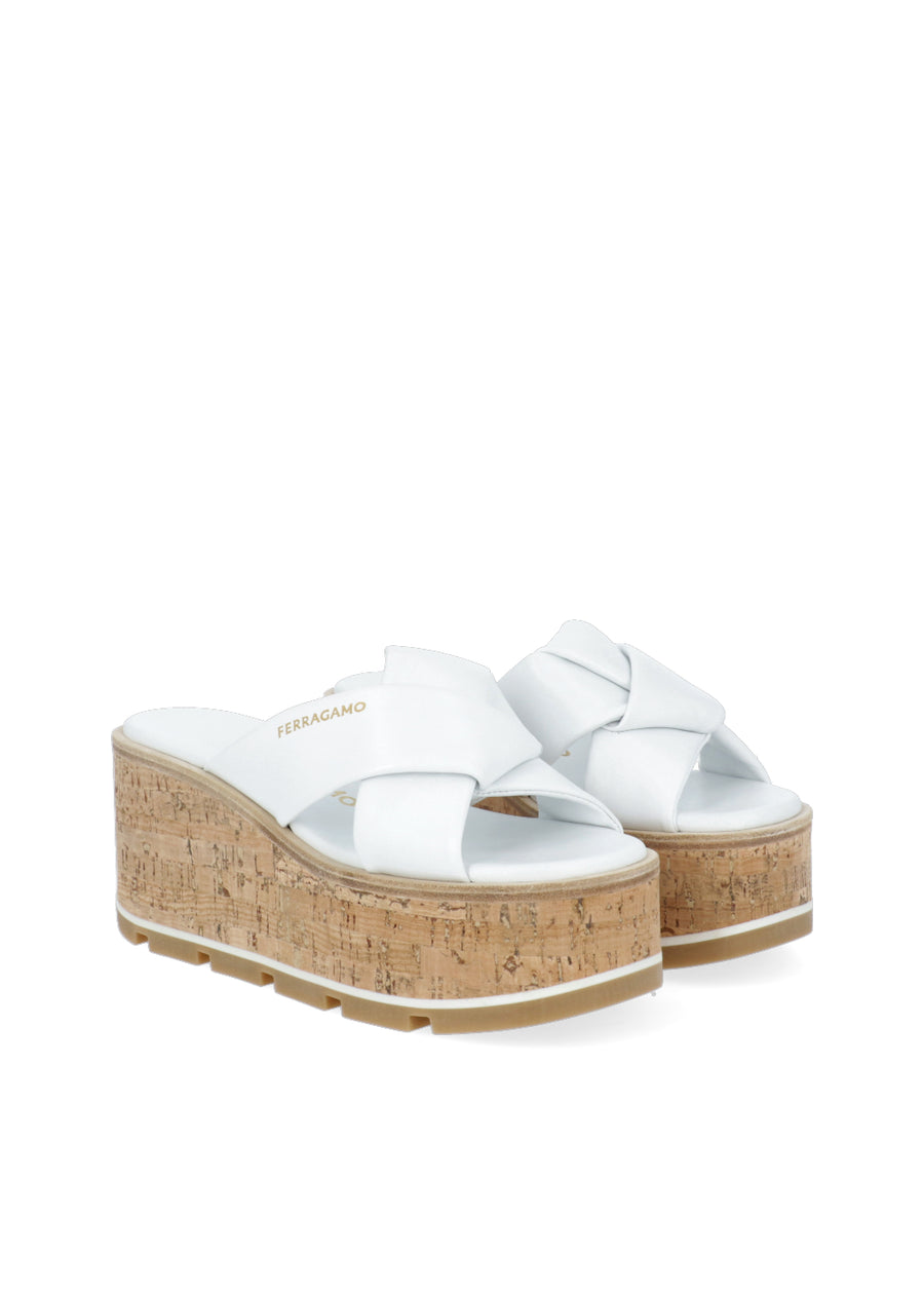 Ferragamo Slides con cuña FRG-ENGRACIA