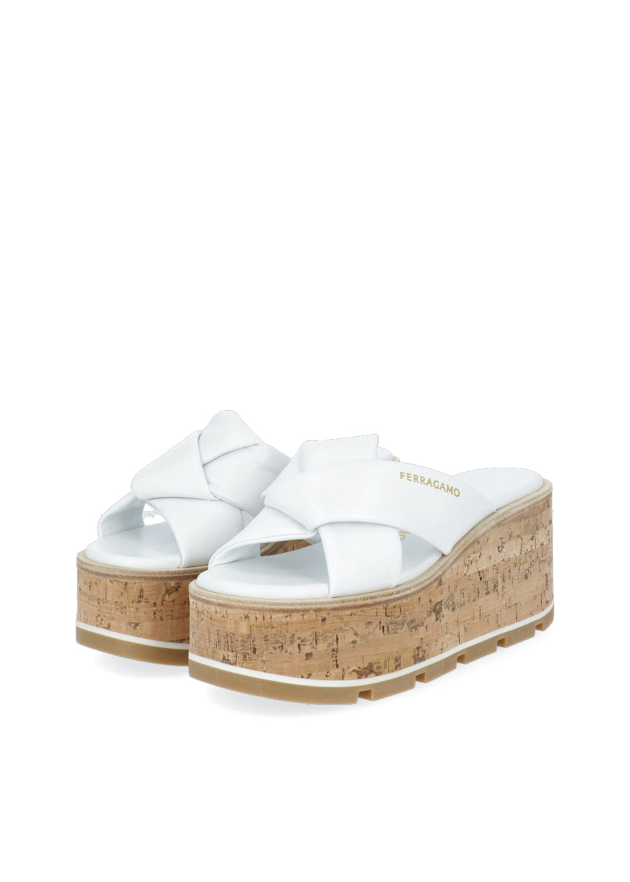 Ferragamo Slides con cuña FRG-ENGRACIA