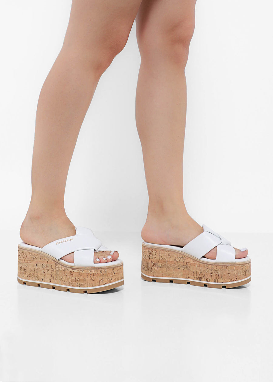 Ferragamo Slides con cuña FRG-ENGRACIA