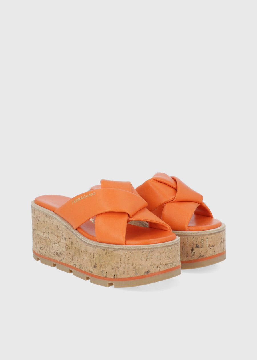 Ferragamo Slides con cuña FRG-ENGRACIA