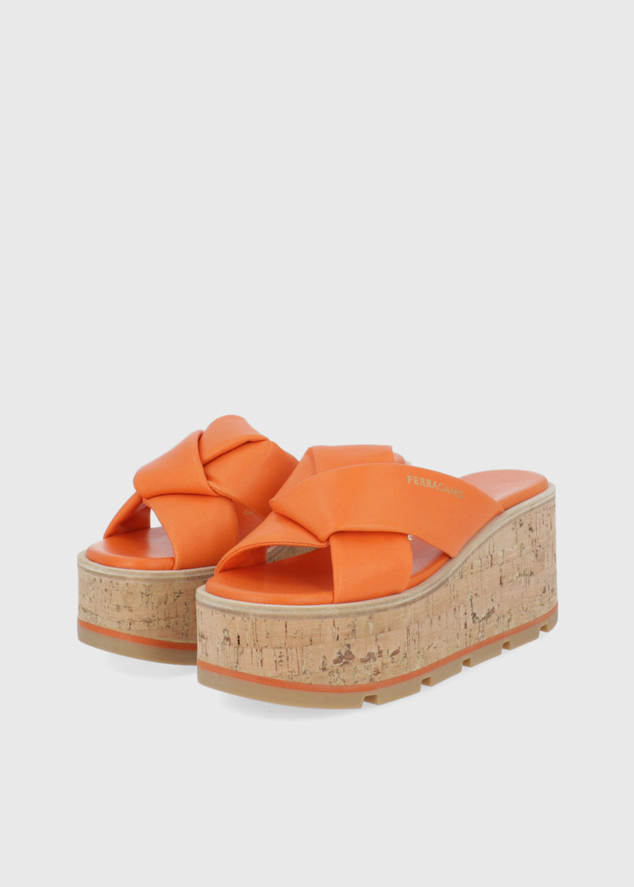 Ferragamo Slides con cuña FRG-ENGRACIA