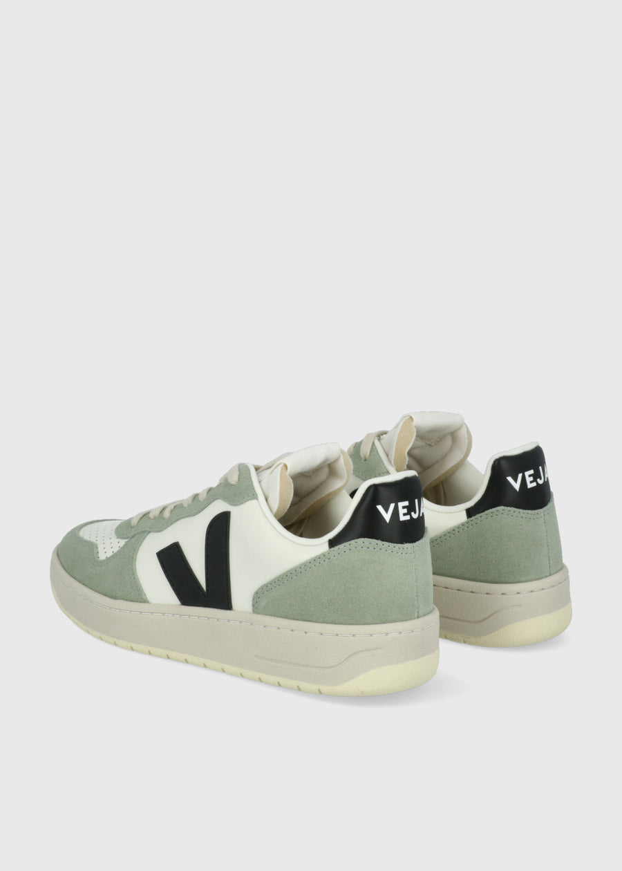 Veja Sneakers V-10 ChromeFree VJA-ZCV10