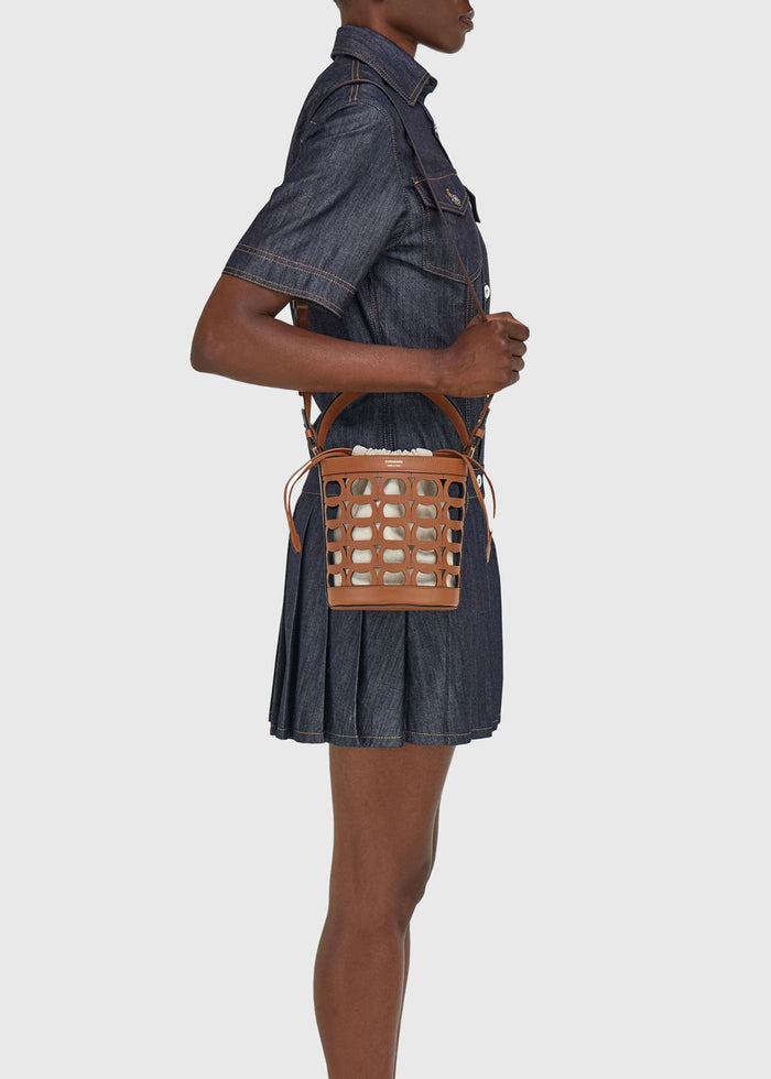 Ferragamo Bolso cubo Gancini FRG-220970