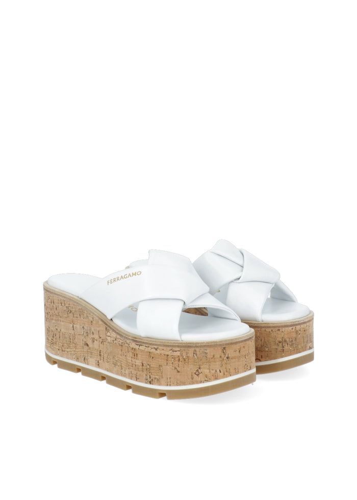 Ferragamo Slides con cuña FRG-ENGRACIA