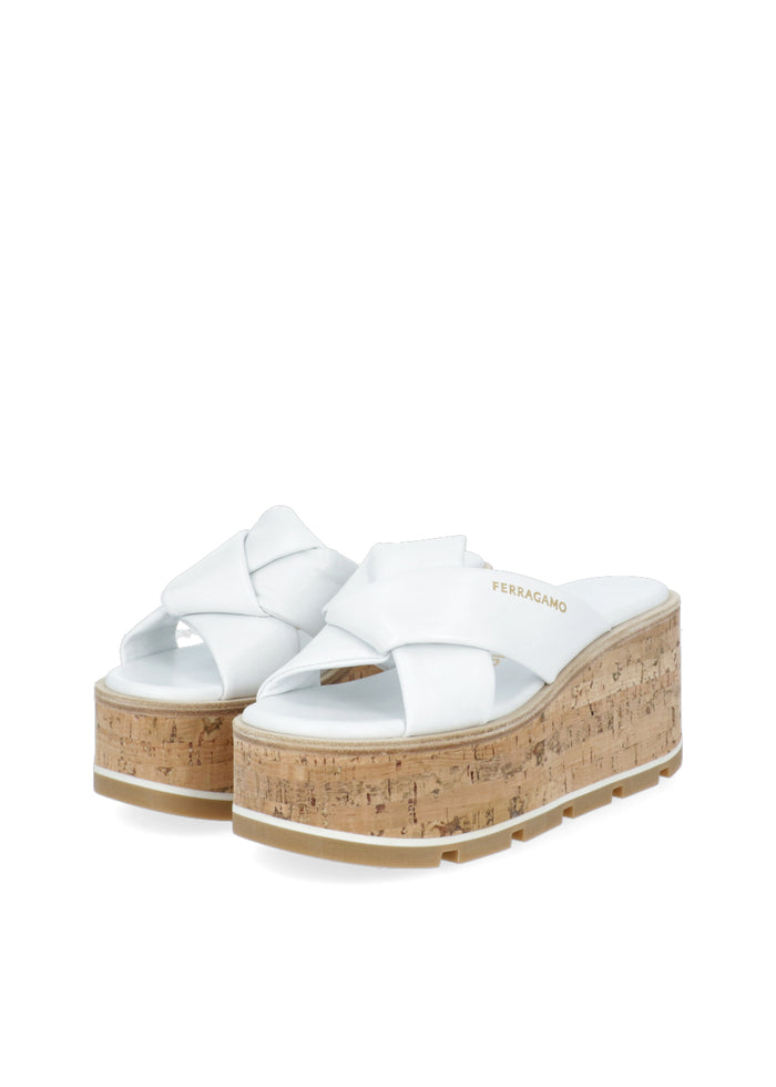 Ferragamo Slides con cuña FRG-ENGRACIA
