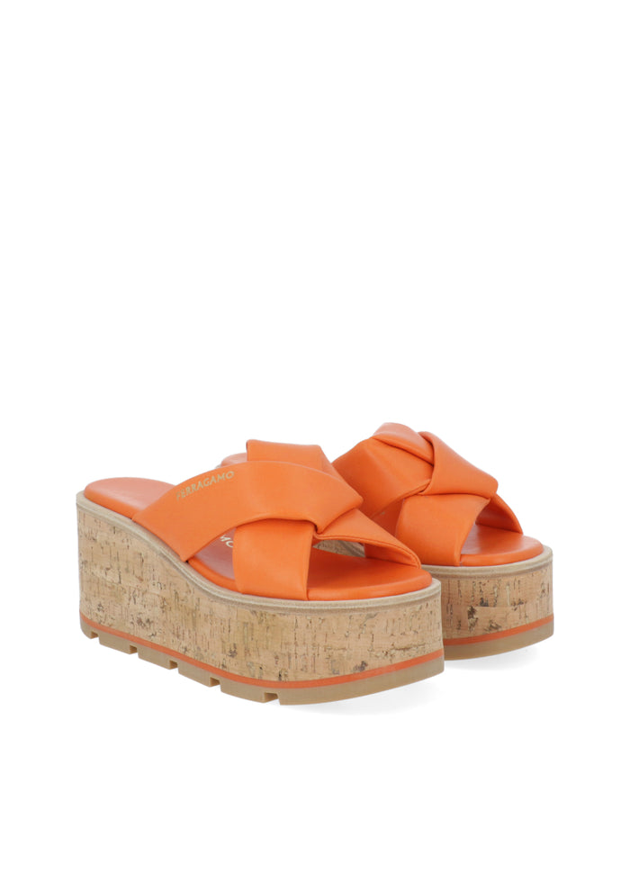 Ferragamo Slides con cuña FRG-ENGRACIA