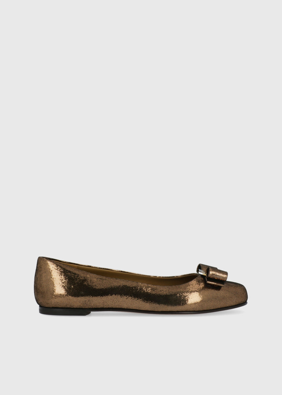 Ferragamo Flats FRG-VARINMRP