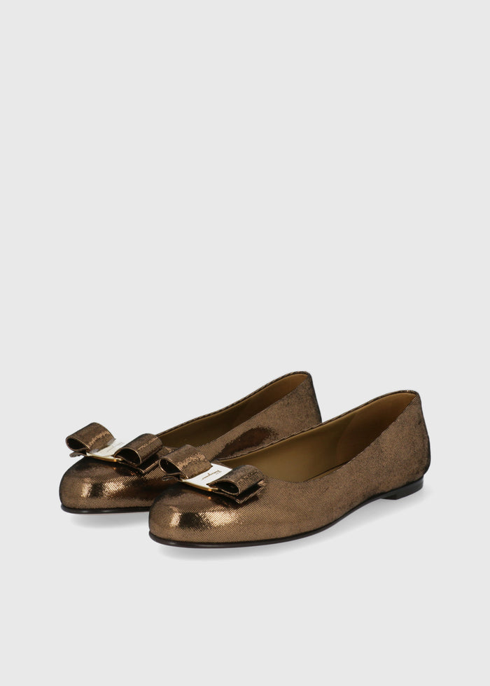 Ferragamo Flats FRG-VARINMRP