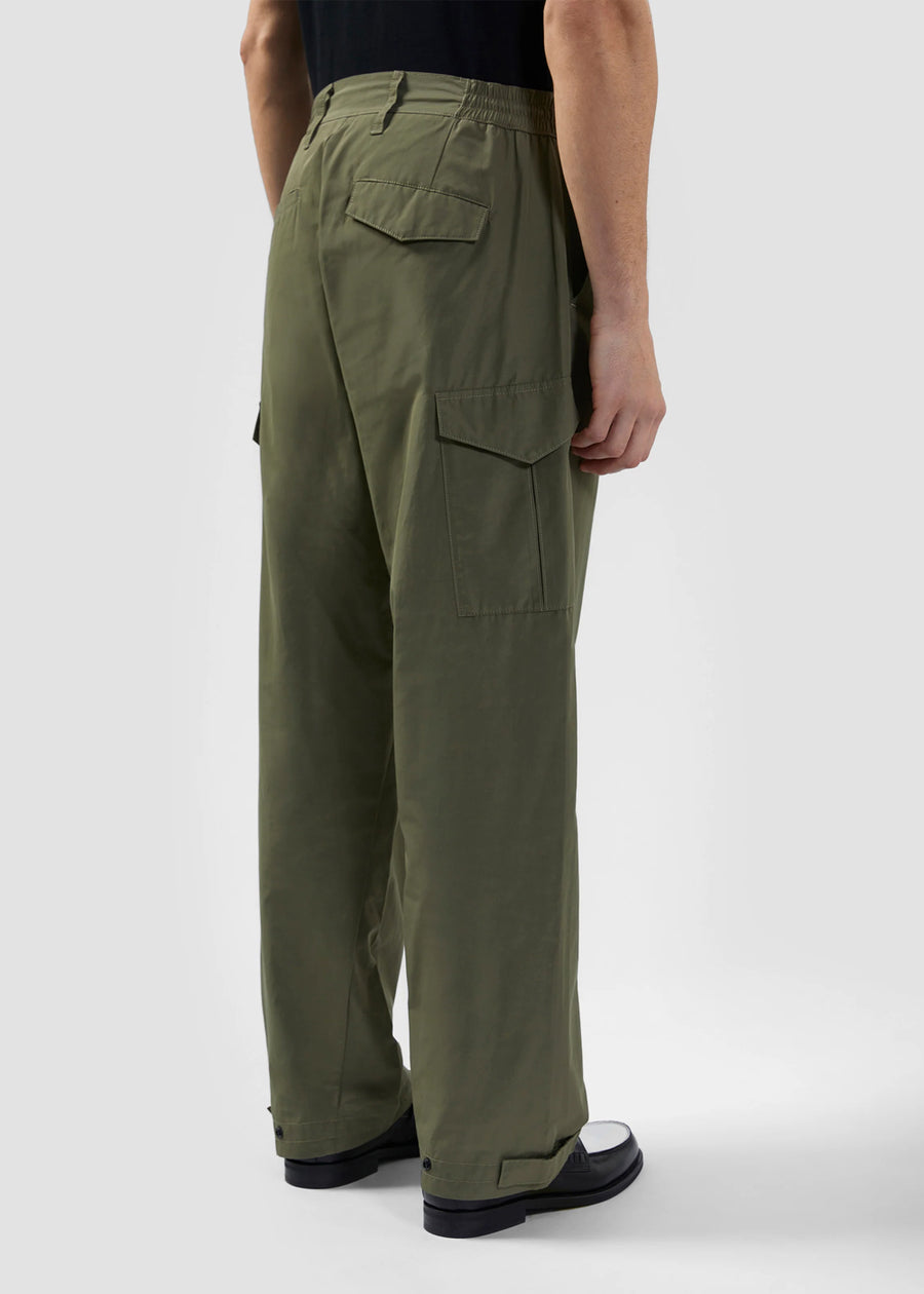 GCDS Pantalón Recto GCD-M2906TM2